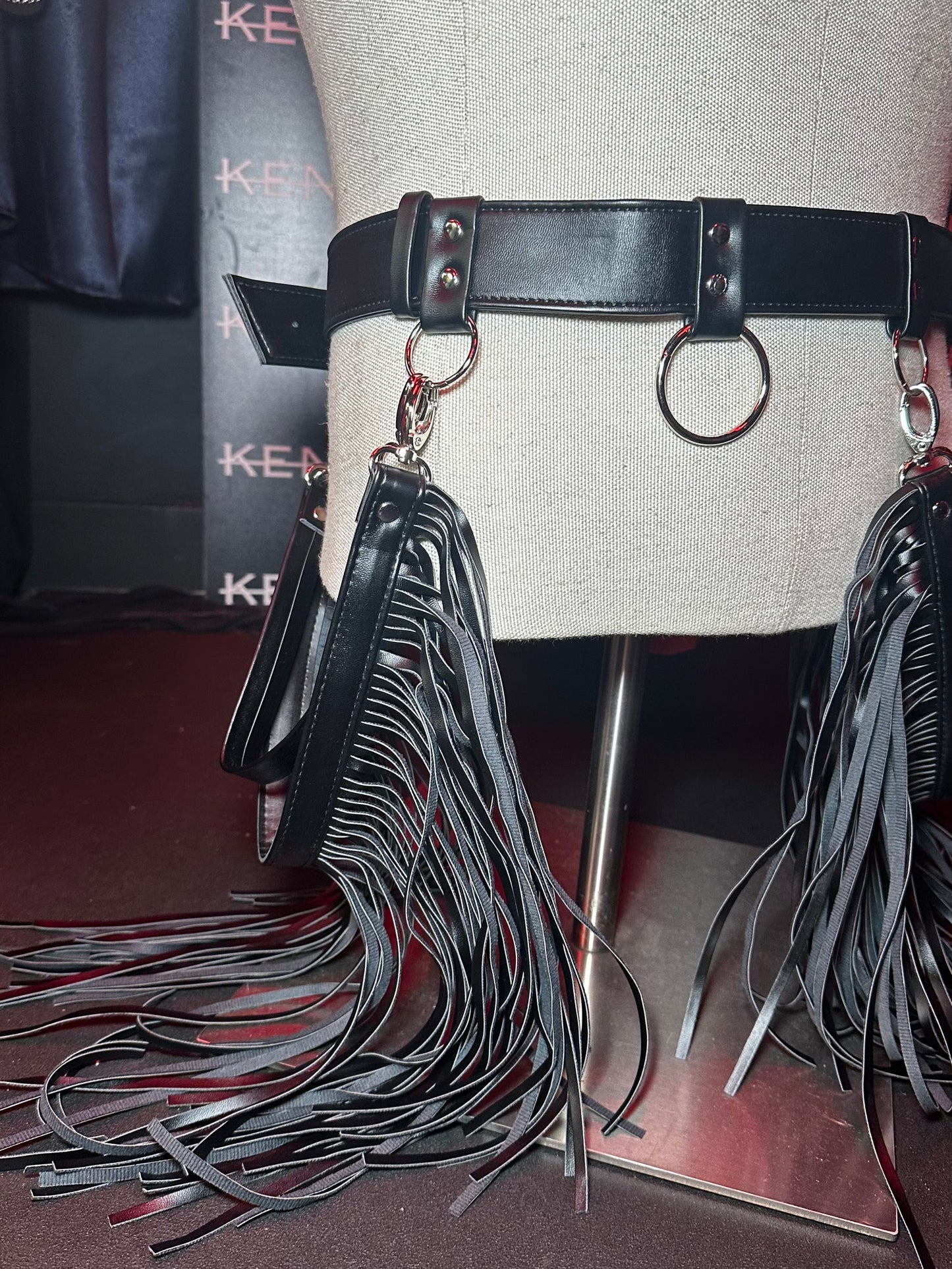 BLACK PLEATHER FESTIVAL TASSEL BELT