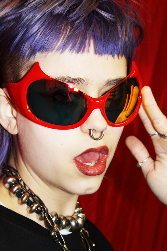 "DEVELISH" RED OVERSIZED SUNGLASSES WITH DEVIL HORNS AND MIRRORED LENSES