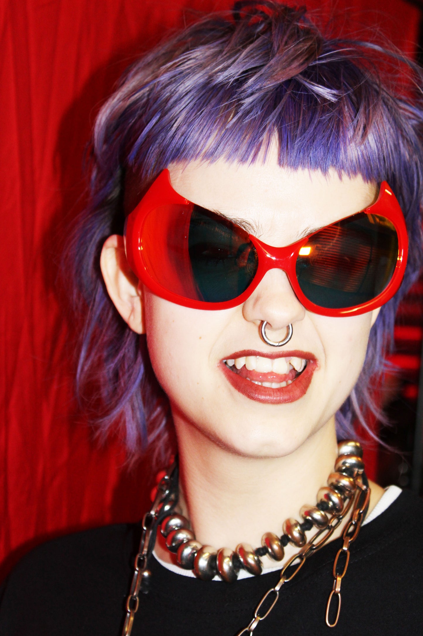 "DEVELISH" RED OVERSIZED SUNGLASSES WITH DEVIL HORNS AND MIRRORED LENSES