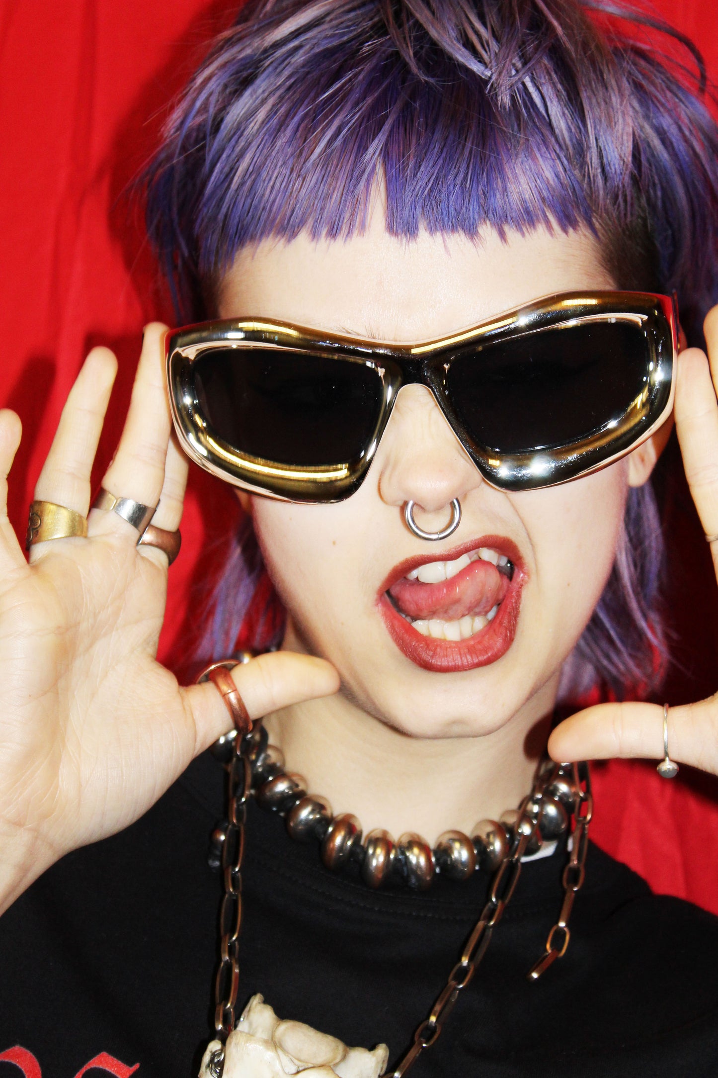 "GLOWING" SILVER CHROME 3D FRAME SUNGLASSES WITH BLACK LENSES