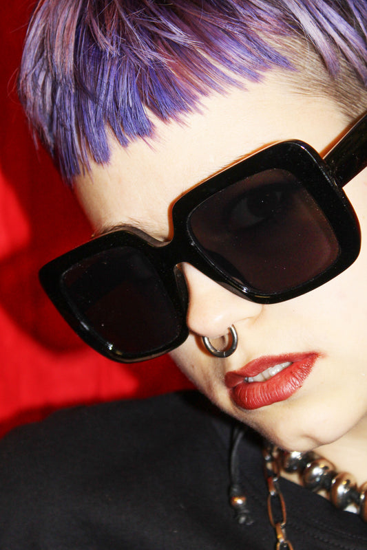 "DRAMATIC" BLACK OVERSIZED RECTANGLE SHAPED SUNGLASSES
