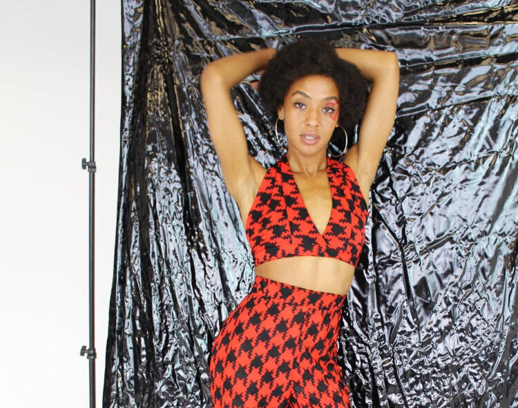 Dog-tooth halter top