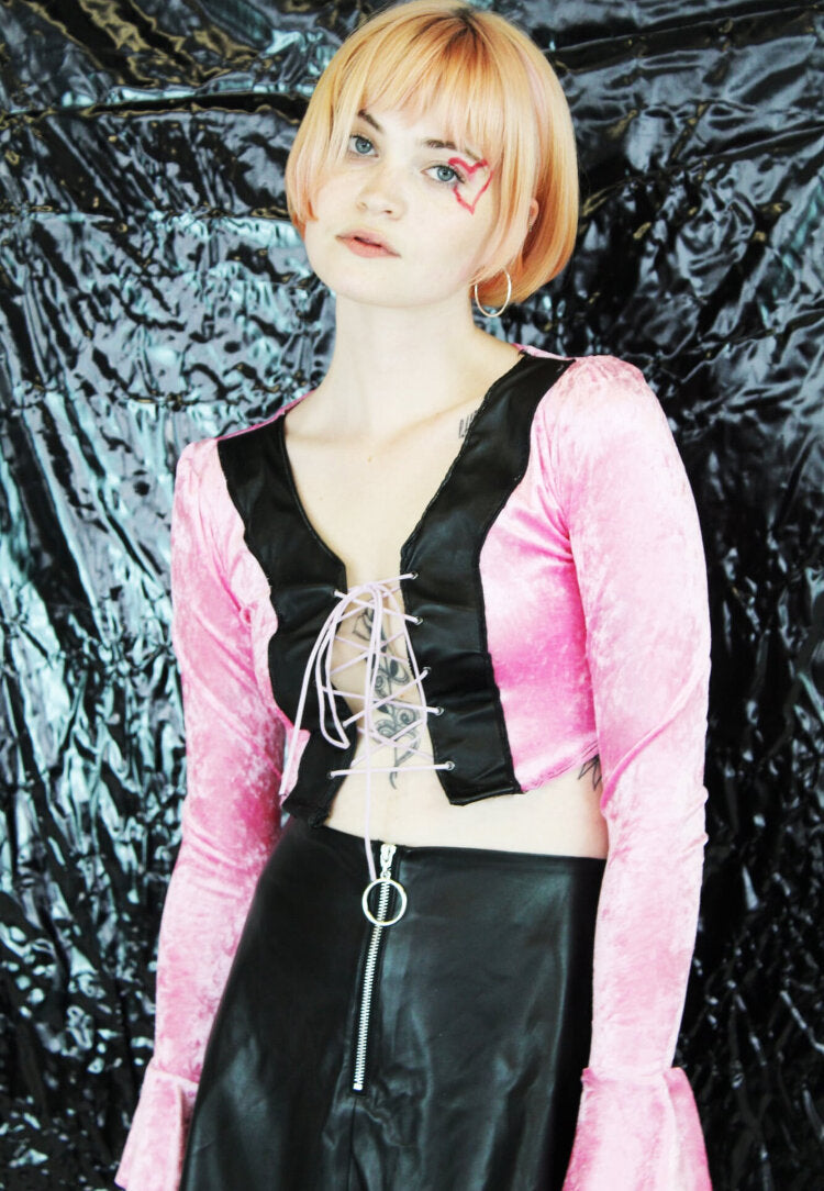 Hexed lace up top