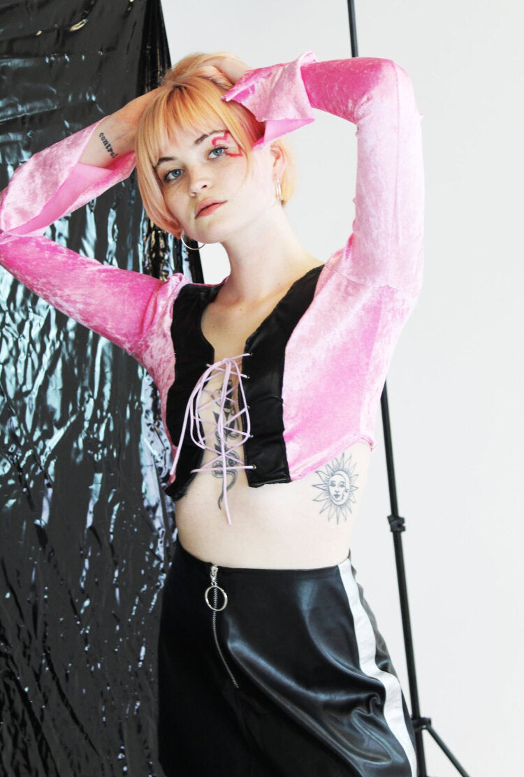 Hexed lace up top