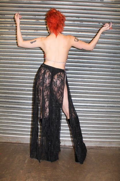 ‘DEVIL’ LACE PANELLED KILT SKIRT STYLED