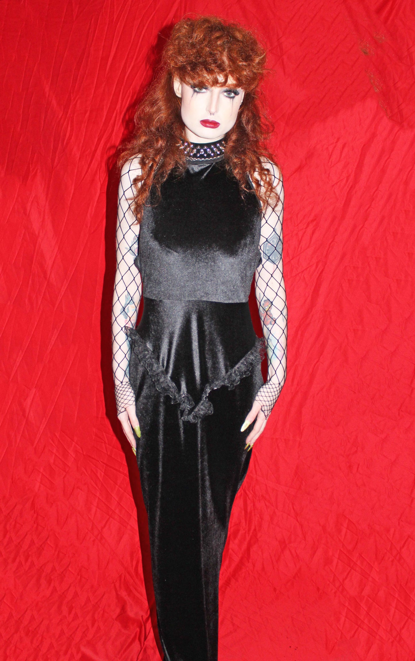 'CARA MIA' BLACK VELVET FITTED MAXI DRESS WITH CUT OUT BACK AND CHAIN DETAIL