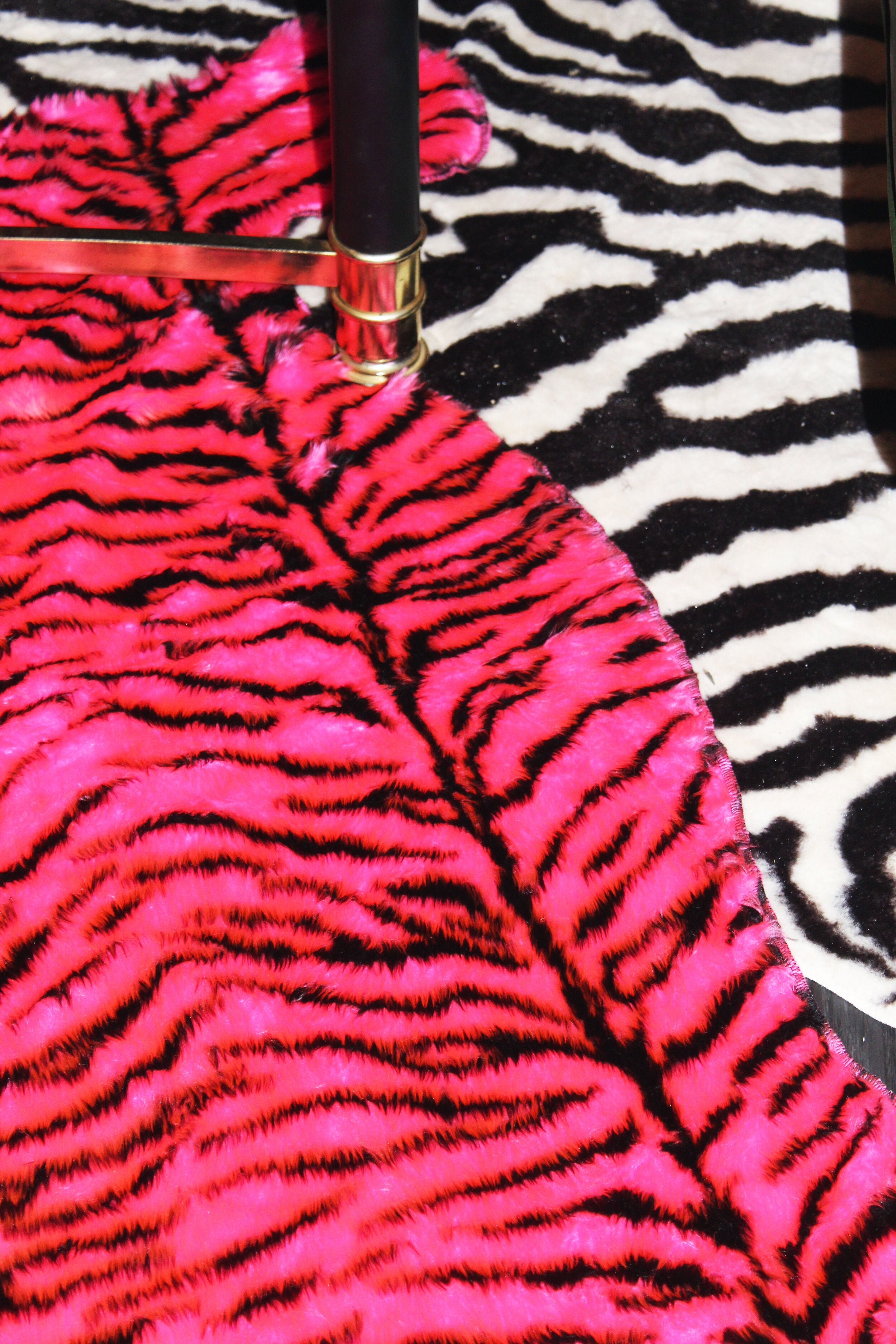 'Devil's Ruin' Tiger Faux Fur Rug – KENNEDY