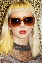 Load image into Gallery viewer, &#39;Looks that kill&#39; gold square oversized frame sunglasses

