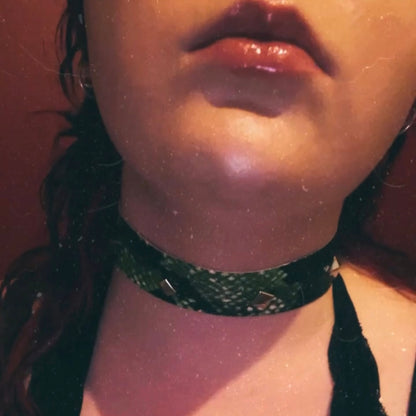 GREEN SNAKESKIN STUDDED LEATHER CHOKER